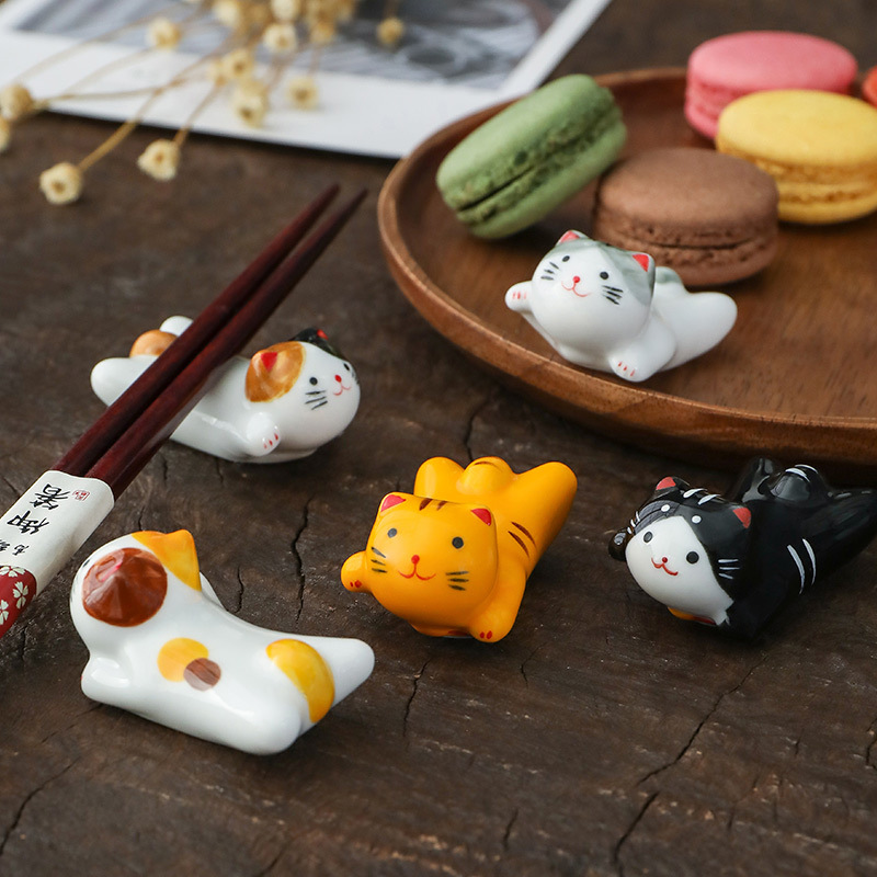 Kitchen Appliances Shelves - フライングキャットセラミック箸置き和風かわいい招き猫ホルダー、スプーンフォーク食器用、家の装飾、キッチンギフト
